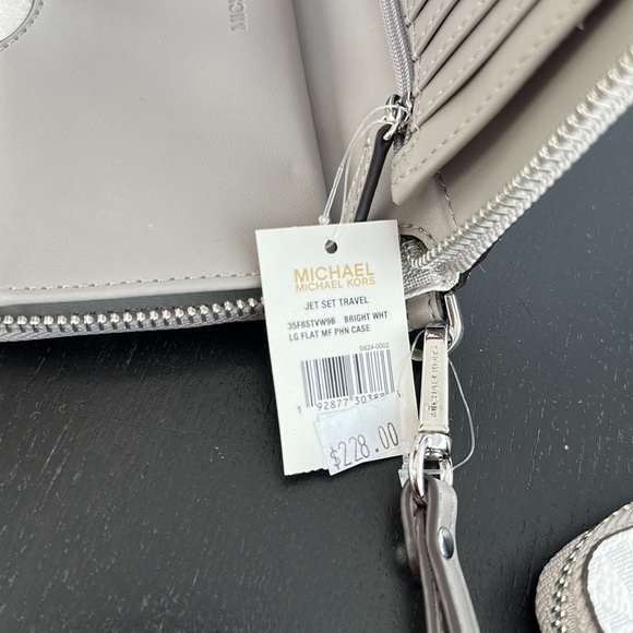 Michael Kors Jet set bright white zip around phone wallet wristlet - Picture 7 of 7